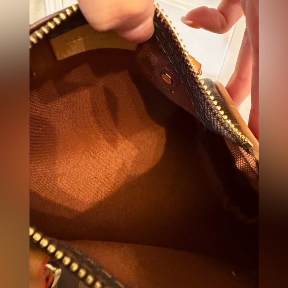 Luxury-Inspired| Crossbody - Picture 3 of 7